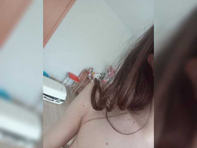 Kissa-is-klassa-a live cam on BongaCams