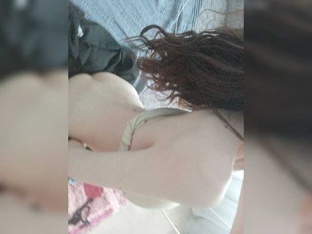 Kissa-is-klassa-a live cam on BongaCams