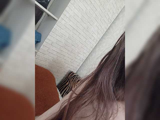 Kissa-is-klassa-a live cam on BongaCams