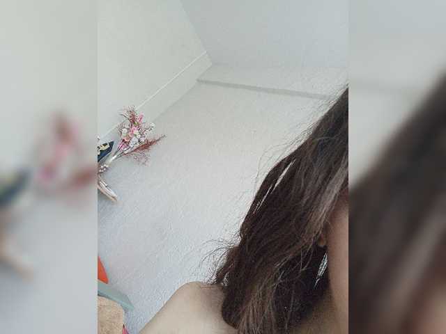 Kissa-is-klassa-a live cam on BongaCams
