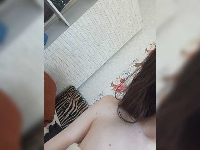 Kissa-is-klassa-a live cam on BongaCams