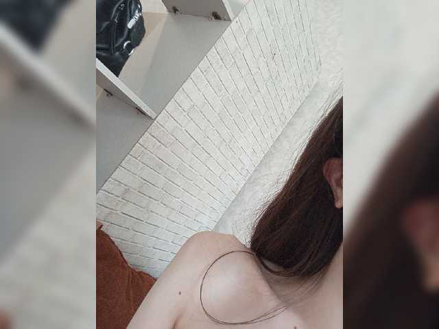 Kissa-is-klassa-a live cam on BongaCams