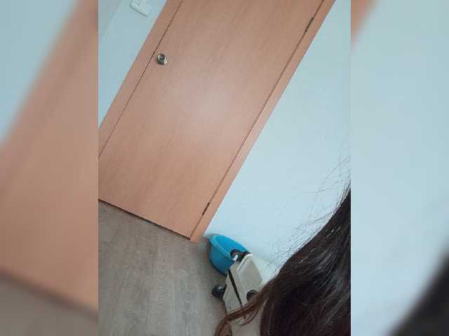 Kissa-is-klassa-a live cam on BongaCams