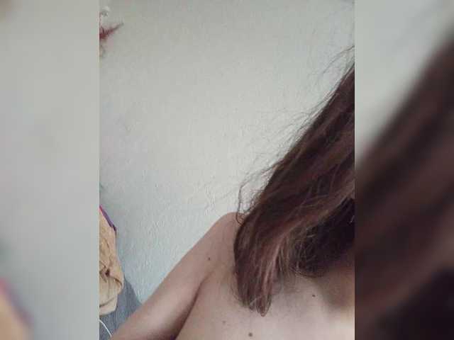 Kissa-is-klassa-a live cam on BongaCams