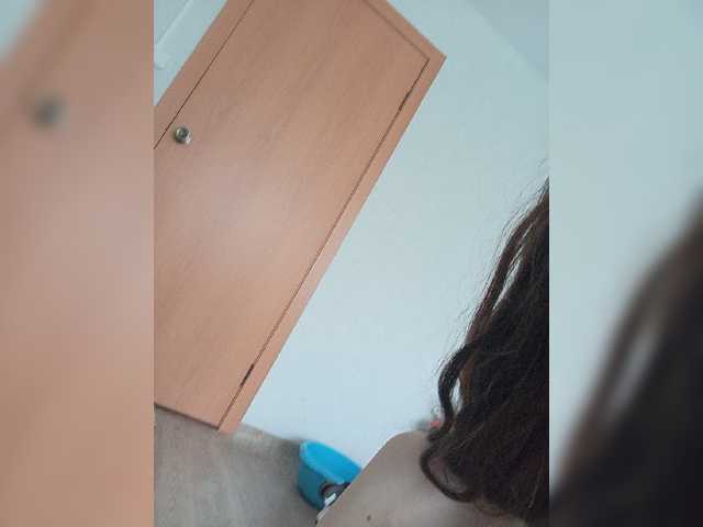 Kissa-is-klassa-a live cam on BongaCams