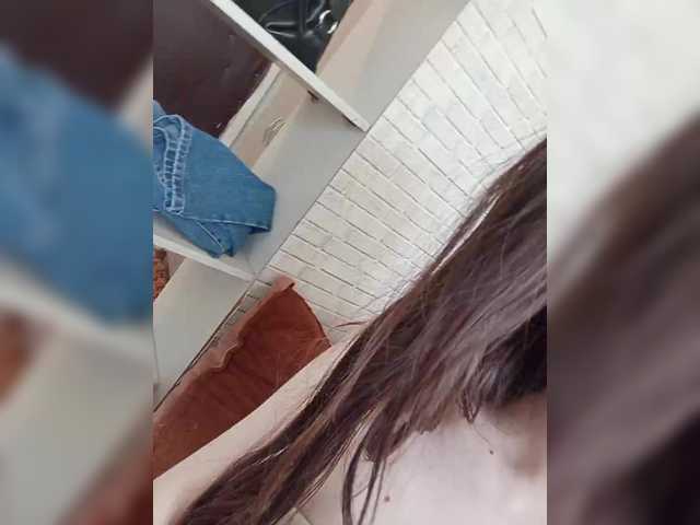 Kissa-is-klassa-a live cam on BongaCams
