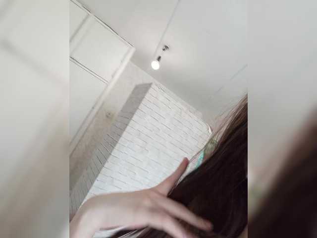 Kissa-is-klassa-a live cam on BongaCams