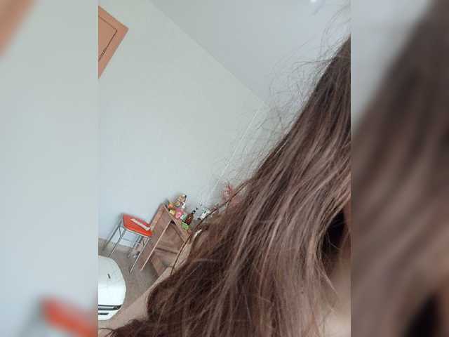 Kissa-is-klassa-a live cam on BongaCams
