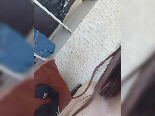 Kissa-is-klassa-a live cam on BongaCams