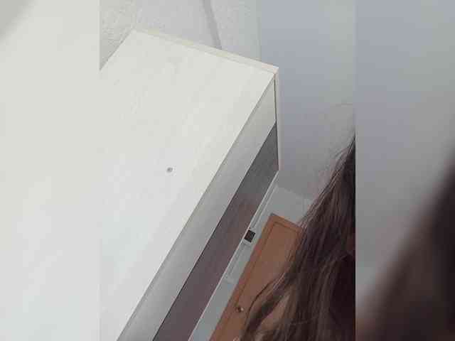 Kissa-is-klassa-a Sex Cam Show