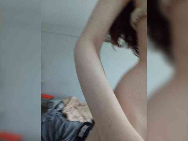 Kissa-is-klassa-a Sex Cam Show