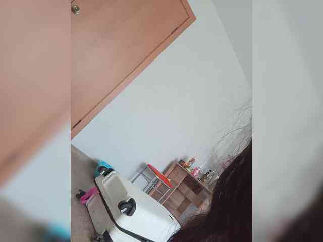 Kissa-is-klassa-a Sex Cam Show