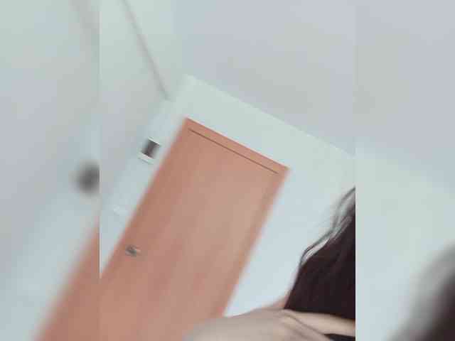 Kissa-is-klassa-a Sex Cam Show