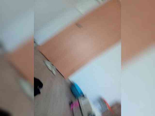 Kissa-is-klassa-a Sex Cam Show