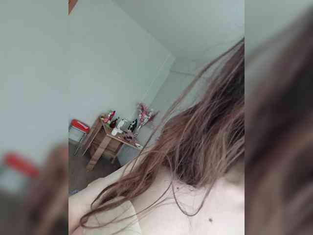 Kissa-is-klassa-a Sex Cam Show