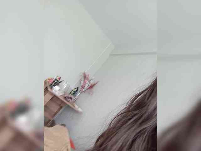 Kissa-is-klassa-a Sex Cam Show