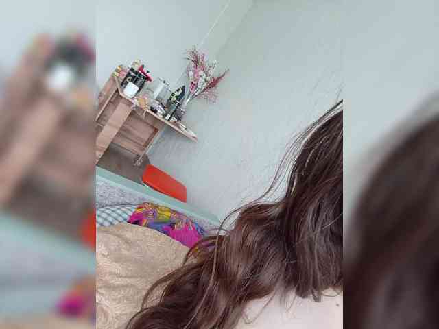 Kissa-is-klassa-a Sex Cam Show