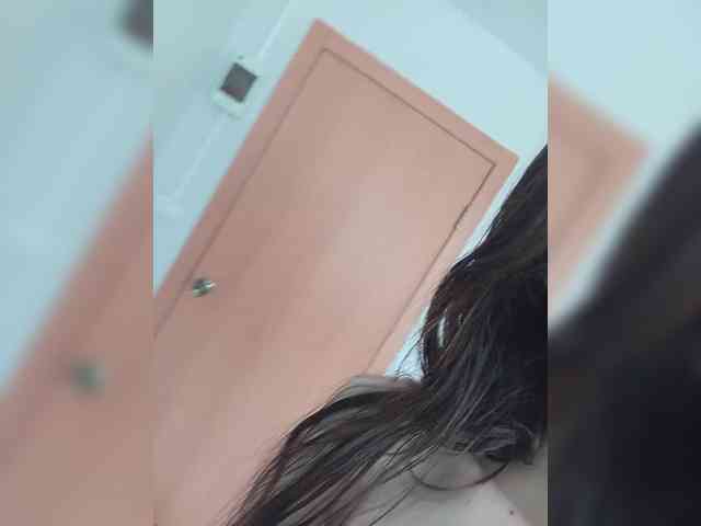 Kissa-is-klassa-a Sex Cam Show