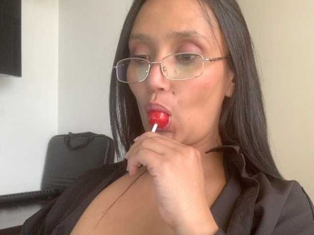 Emeraldgem live cam on BongaCams