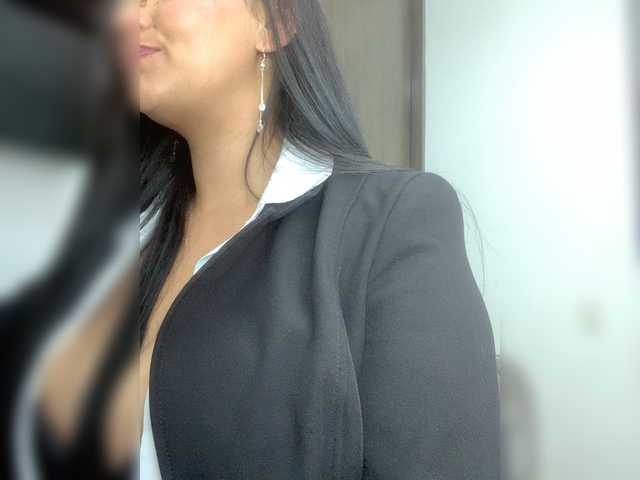 Emeraldgem live cam on BongaCams