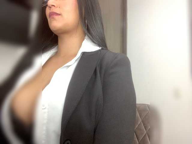Emeraldgem live cam on BongaCams