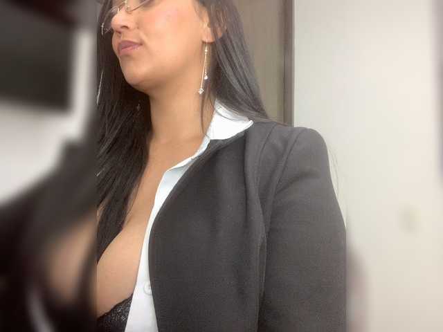 Emeraldgem live cam on BongaCams