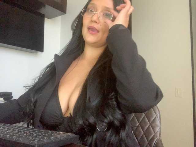 Emeraldgem live cam on BongaCams