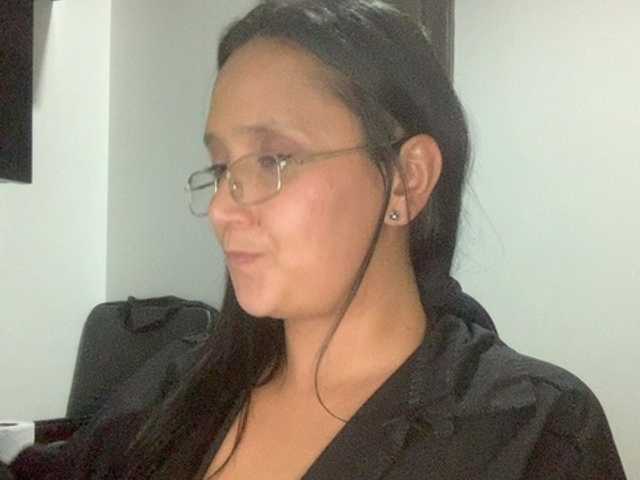 Emeraldgem live cam on BongaCams