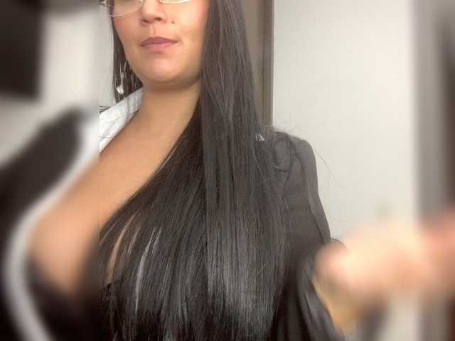 Emeraldgem live cam on BongaCams