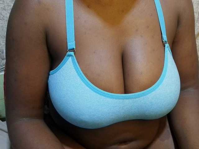 pretty-lioness live webcam show