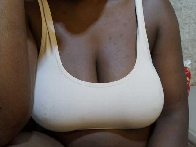 pretty-lioness live webcam show