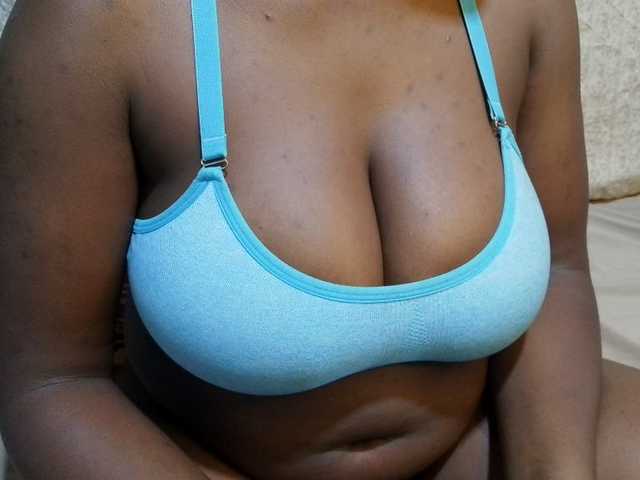 pretty-lioness Live Cam su BongaCams