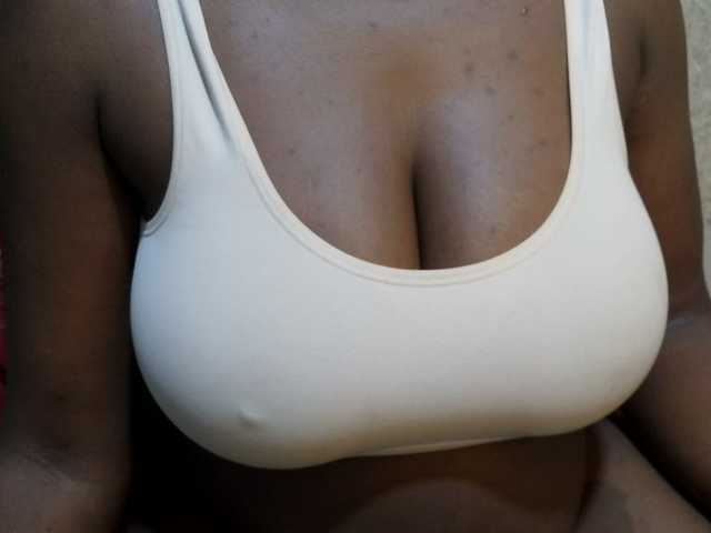 pretty-lioness live webcam show