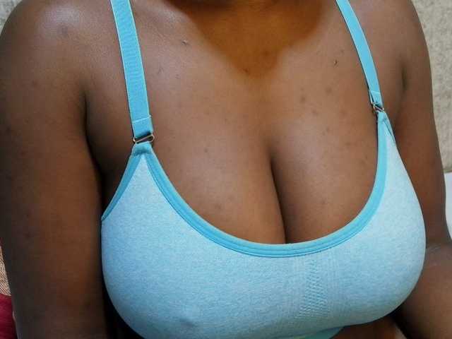 pretty-lioness live webcam show