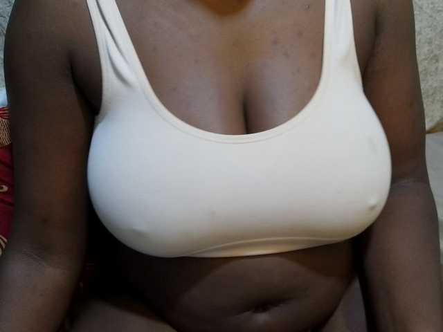 pretty-lioness live webcam show