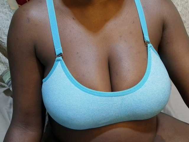 pretty-lioness live webcam show
