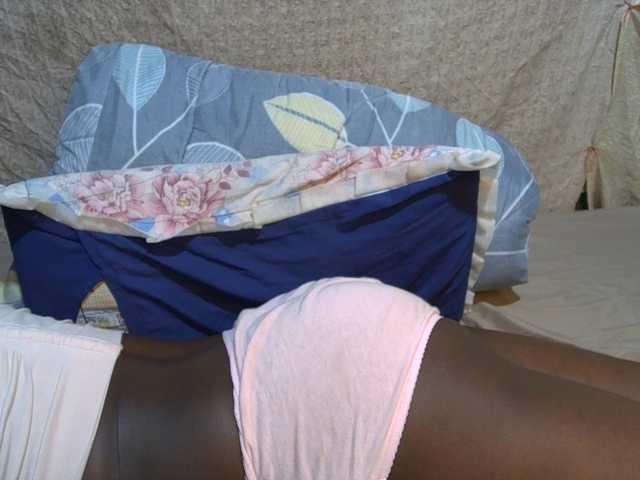pretty-lioness live cam on BongaCams