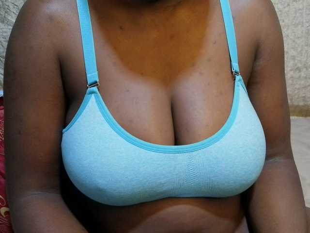 pretty-lioness live webcam show