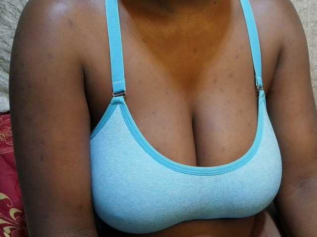 pretty-lioness live webcam show