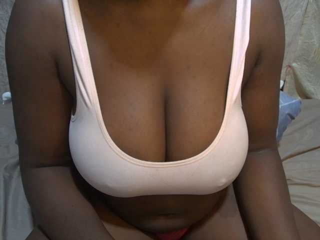 pretty-lioness, en vivo ahora en BongaCams