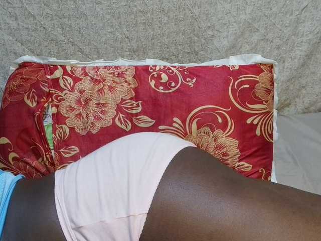pretty-lioness live cam on BongaCams