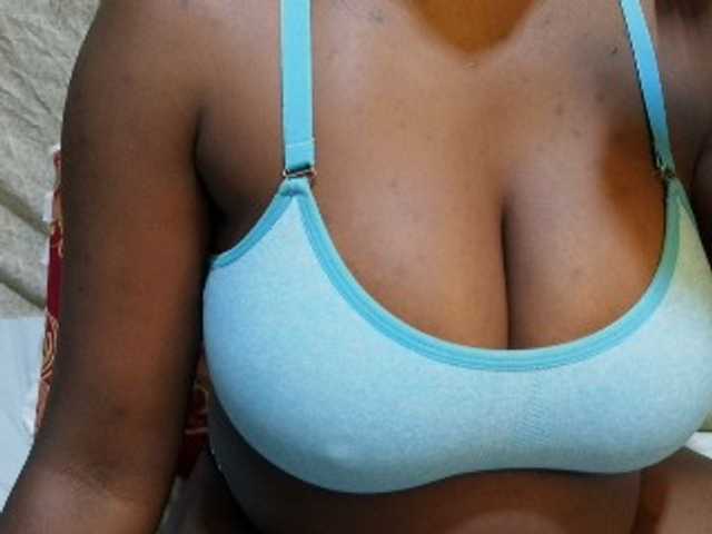 pretty-lioness live webcam show