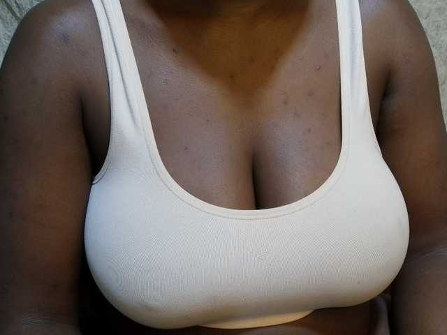 pretty-lioness live webcam show