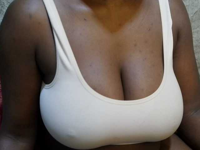 pretty-lioness live webcam show