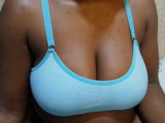 pretty-lioness live webcam show