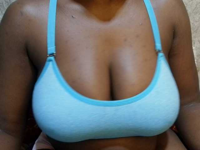 pretty-lioness Прямой эфир на BongaCams