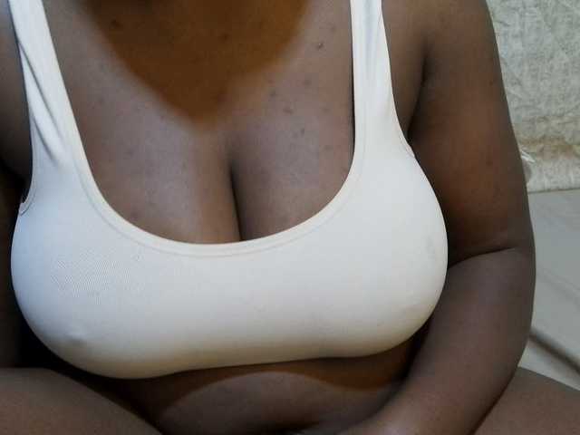 pretty-lioness live webcam show