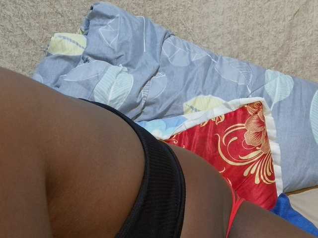 pretty-lioness live cam on BongaCams