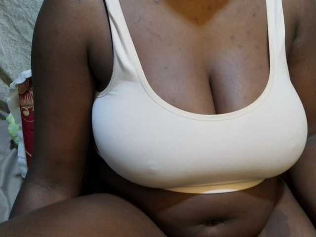 pretty-lioness live webcam show