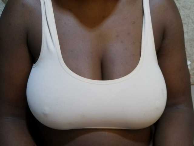 pretty-lioness live webcam show